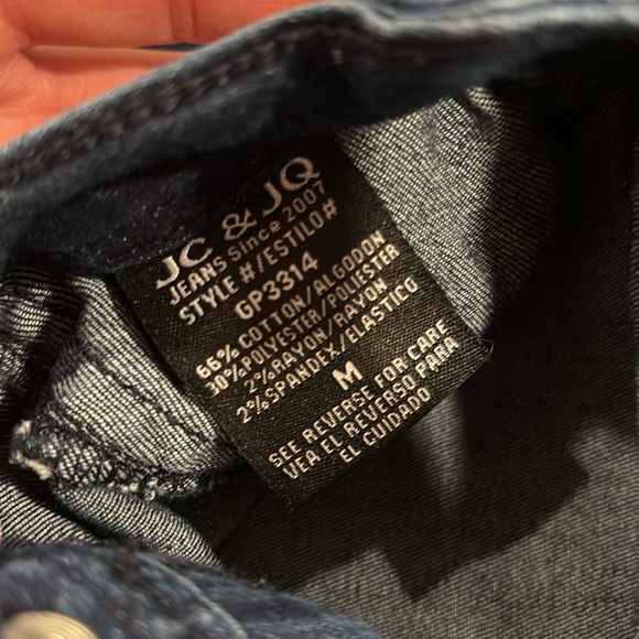 booty enhancing dark skinny jeans - Picture 4 of 4